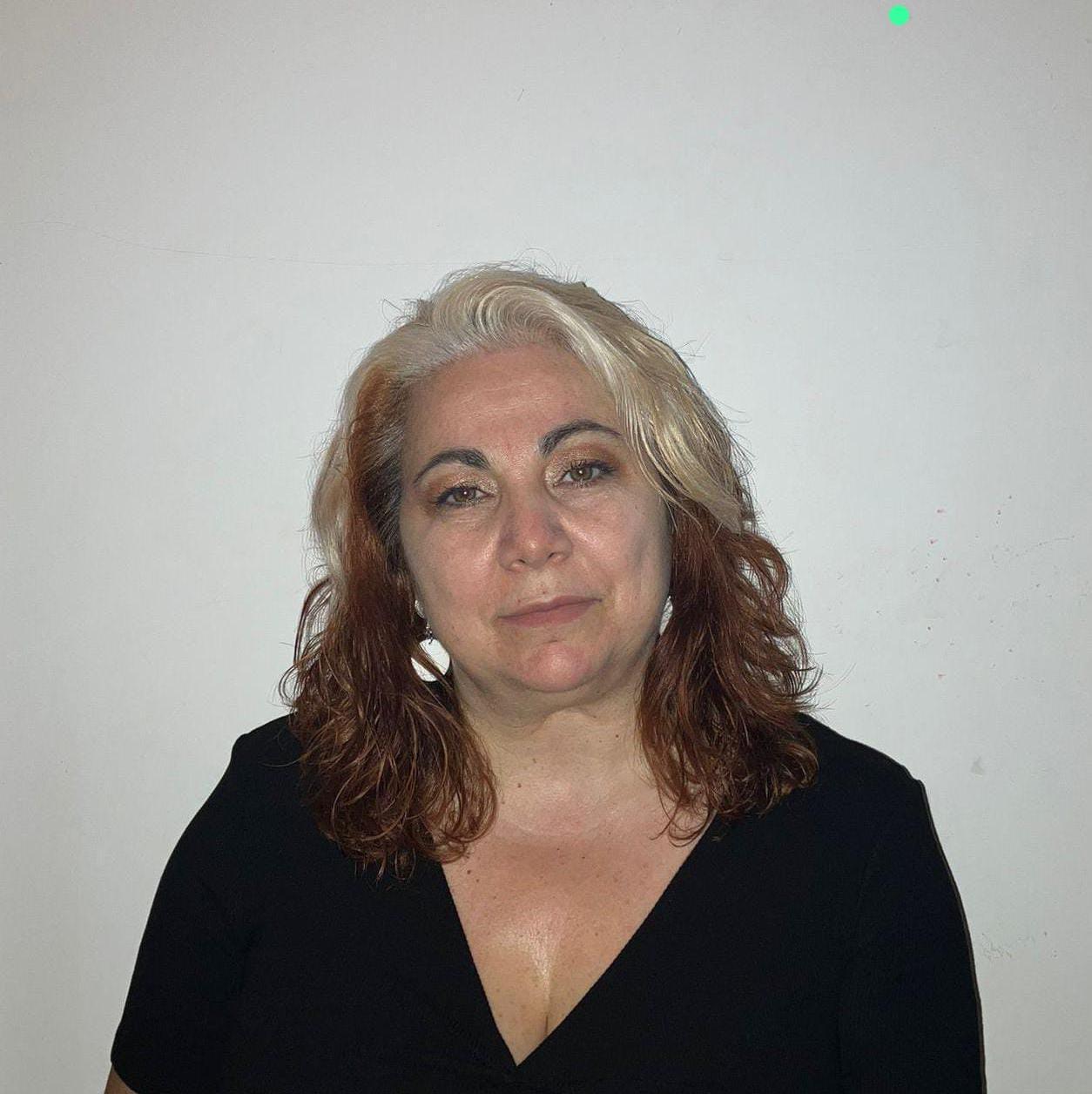 Lara  Falcone 