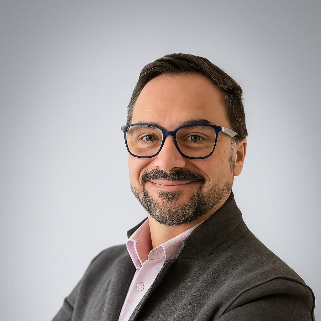 Luca  Brunzo 